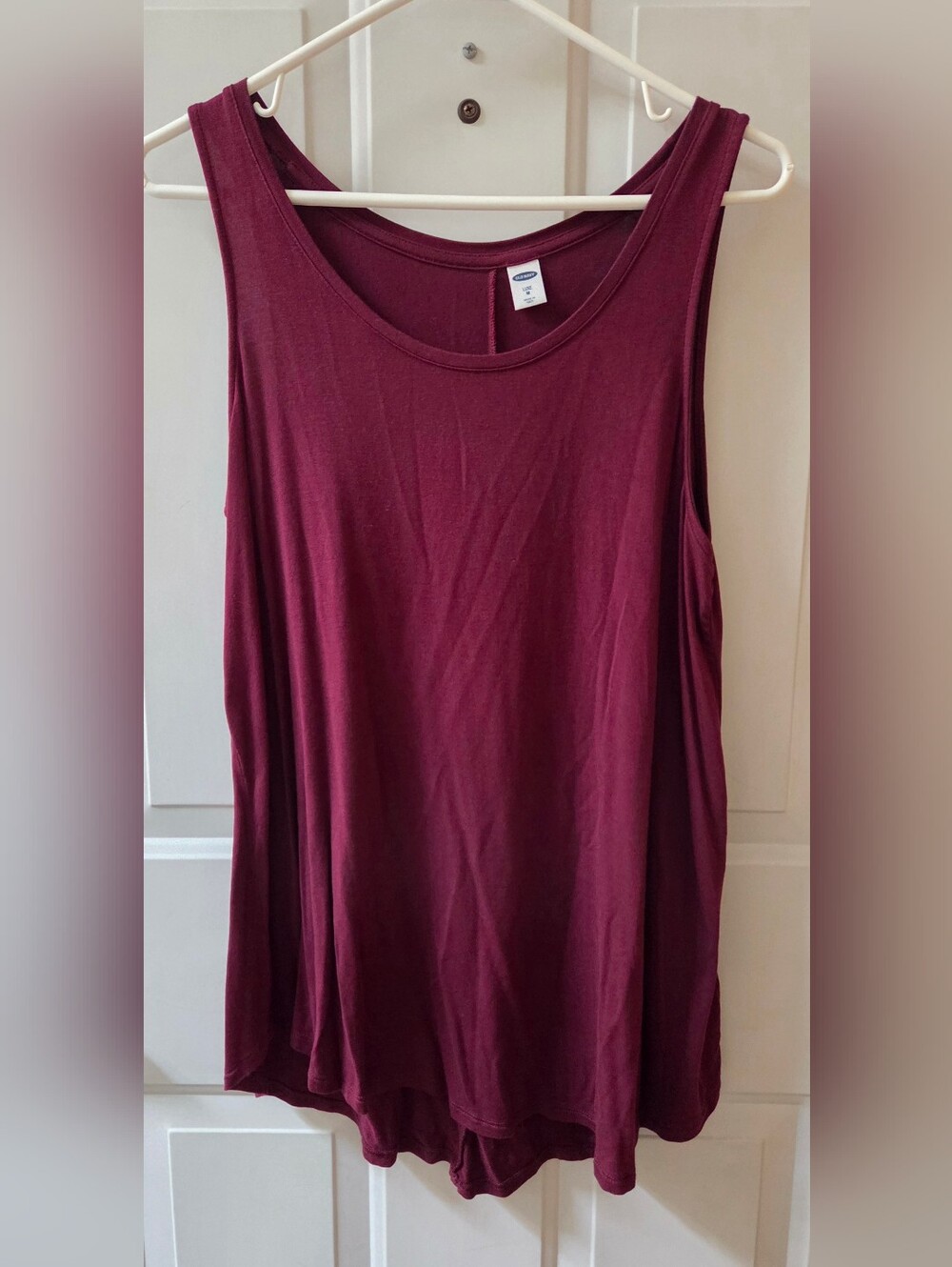 Old Navy Women’s Sleeveless Scoop Neck Tank Top - L Burgundy